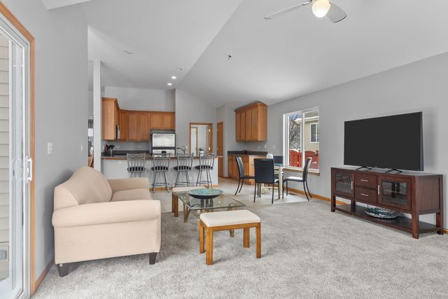 130 Annelise Lane, Volo, IL 60020