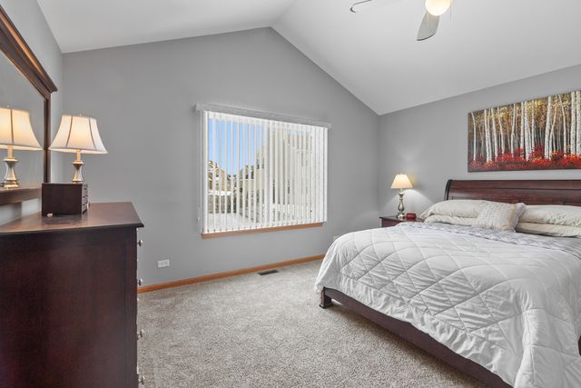 130 Annelise Lane, Volo, IL 60020