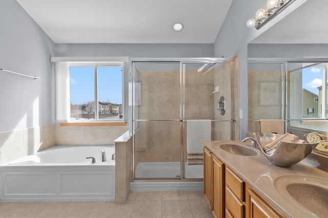 130 Annelise Lane, Volo, IL 60020