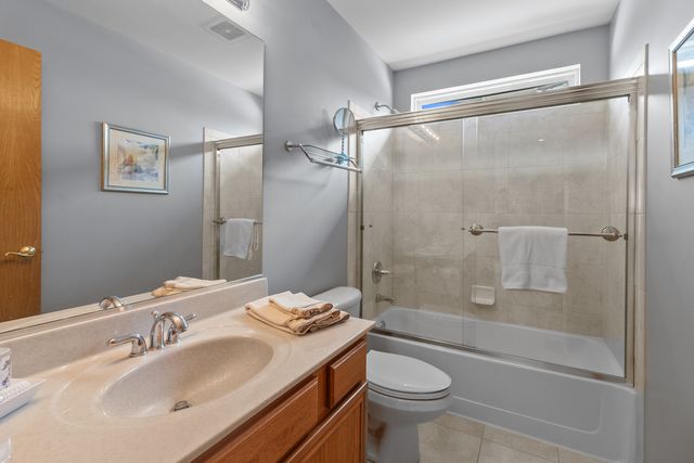 130 Annelise Lane, Volo, IL 60020