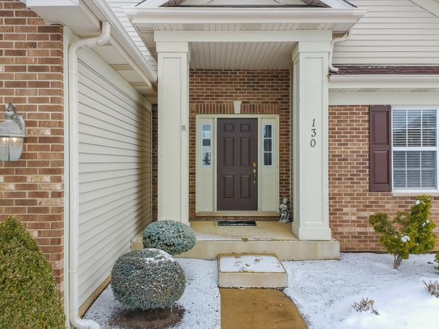 130 Annelise Lane, Volo, IL 60020