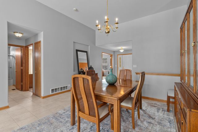 130 Annelise Lane, Volo, IL 60020