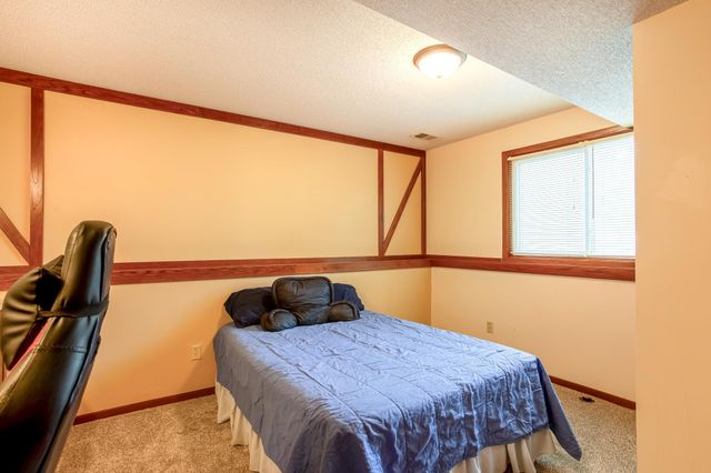 10640 Quebec Avenue N, Brooklyn Park, MN 55445