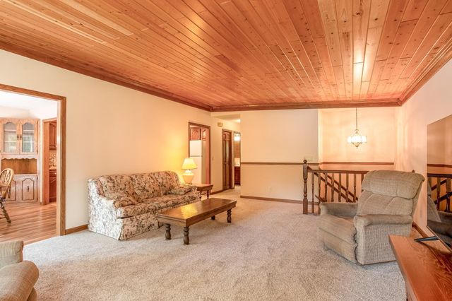 10640 Quebec Avenue N, Brooklyn Park, MN 55445
