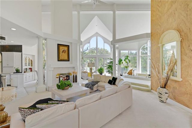 12908 W 118th Terrace, Overland Park, KS 66210