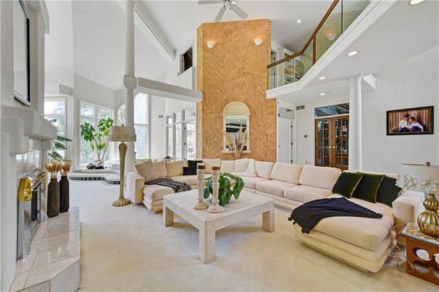 12908 W 118th Terrace, Overland Park, KS 66210