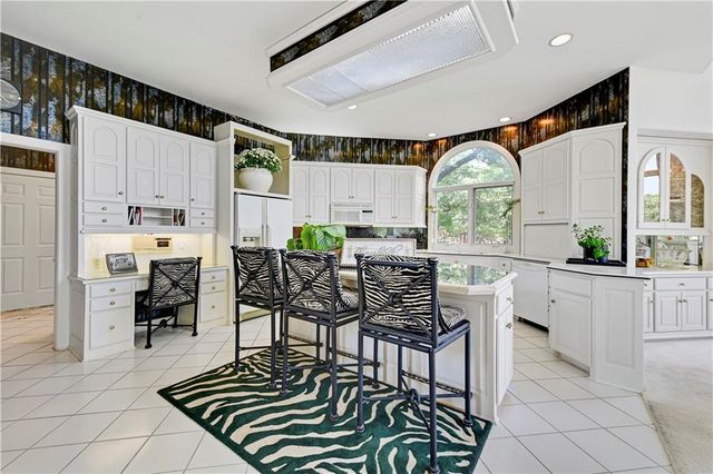 12908 W 118th Terrace, Overland Park, KS 66210