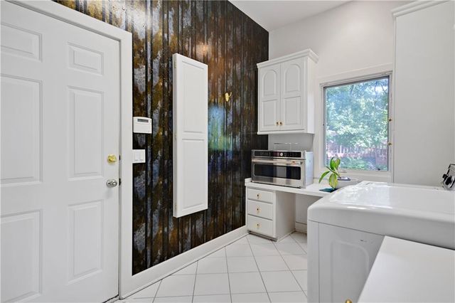 12908 W 118th Terrace, Overland Park, KS 66210