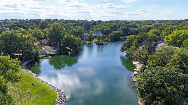 12908 W 118th Terrace, Overland Park, KS 66210