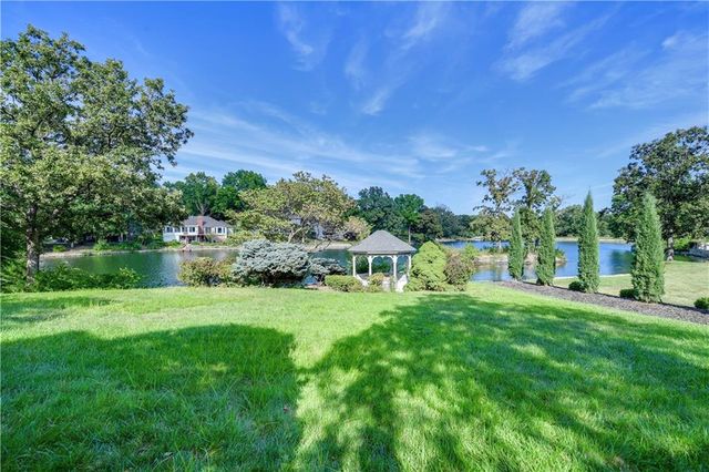 12908 W 118th Terrace, Overland Park, KS 66210