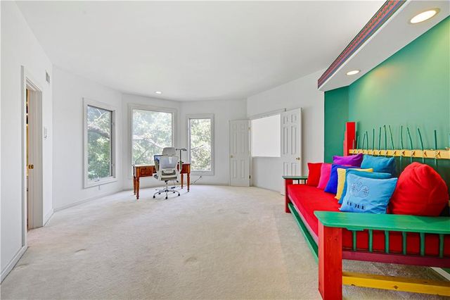 12908 W 118th Terrace, Overland Park, KS 66210