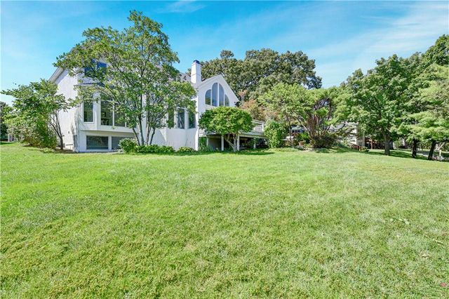 12908 W 118th Terrace, Overland Park, KS 66210