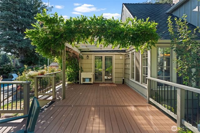 1867 Gossard St, Enumclaw, WA 98022