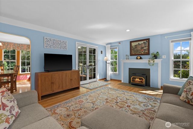 1867 Gossard St, Enumclaw, WA 98022