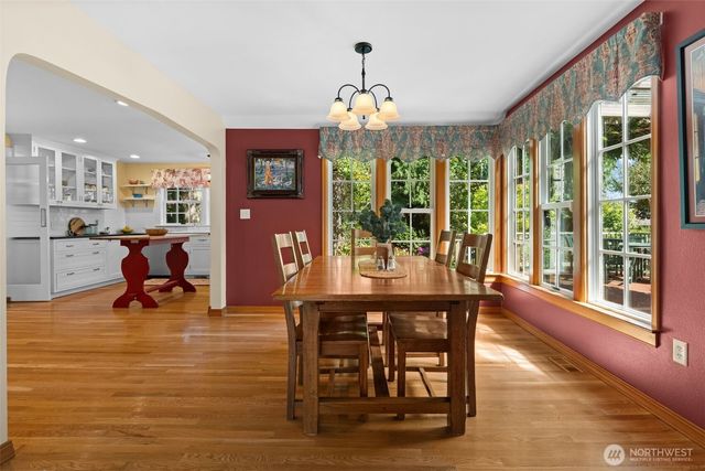 1867 Gossard St, Enumclaw, WA 98022