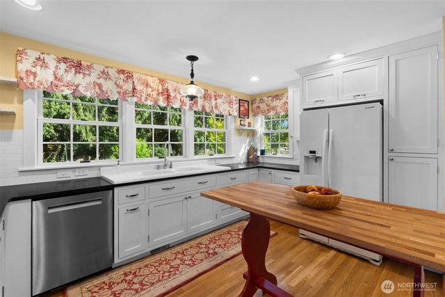 1867 Gossard St, Enumclaw, WA 98022
