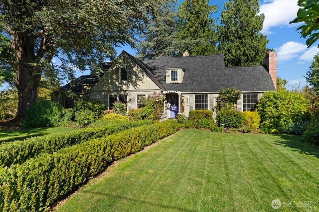 1867 Gossard St, Enumclaw, WA 98022