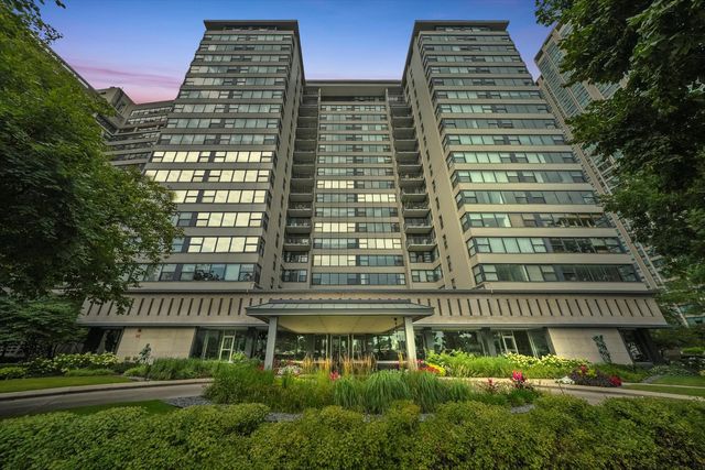 3430 N Lake Shore Drive 12J, Chicago, IL 60657