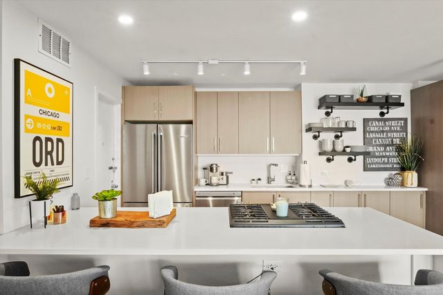 3430 N Lake Shore Drive 12J, Chicago, IL 60657