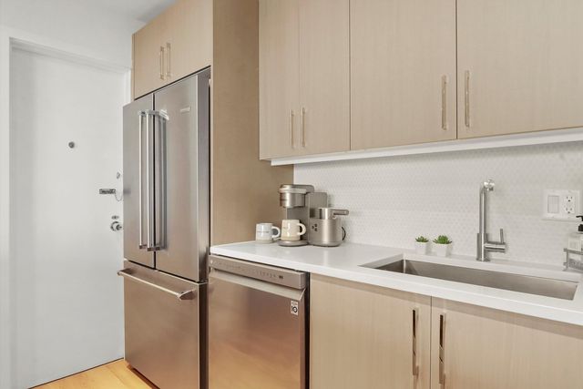 3430 N Lake Shore Drive 12J, Chicago, IL 60657