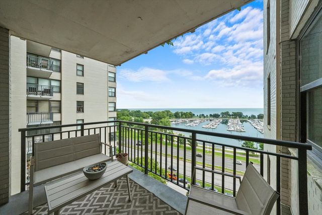 3430 N Lake Shore Drive 12J, Chicago, IL 60657