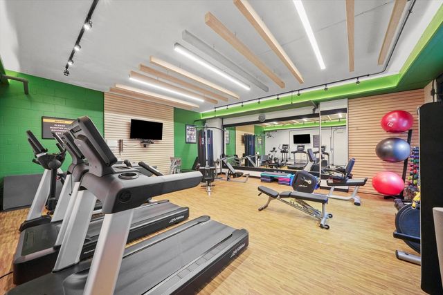 3430 N Lake Shore Drive 12J, Chicago, IL 60657