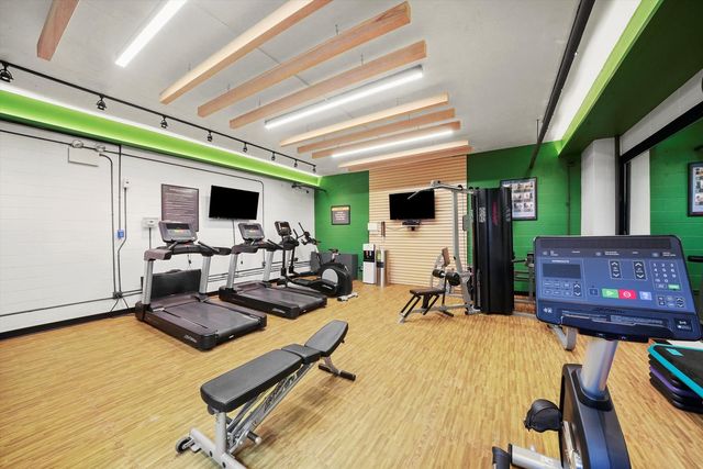 3430 N Lake Shore Drive 12J, Chicago, IL 60657