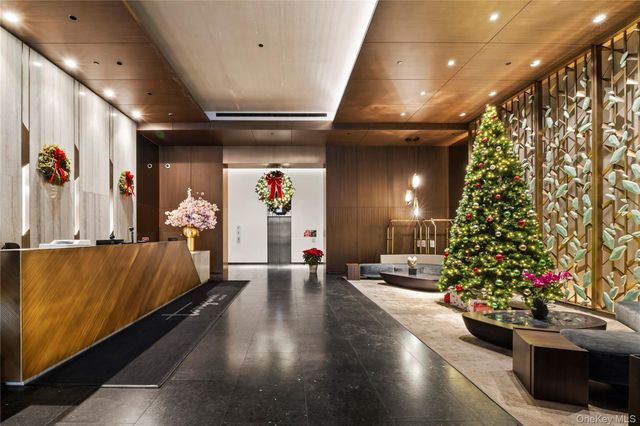 13327 39th Avenue 3H, Flushing, NY 11354