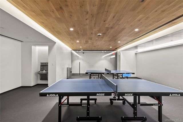 13327 39th Avenue 3H, Flushing, NY 11354