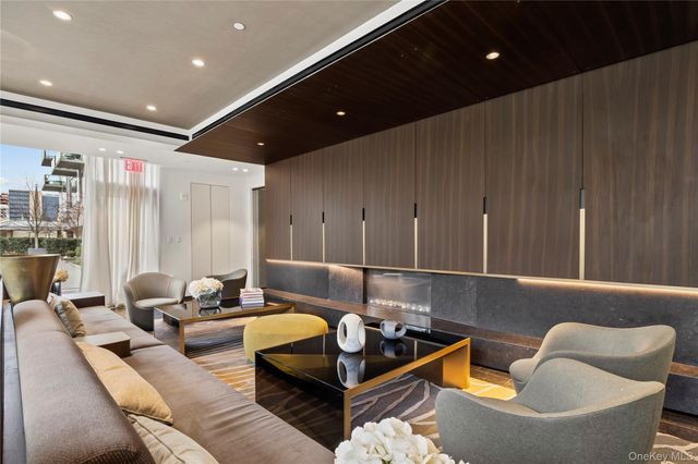 13327 39th Avenue 3H, Flushing, NY 11354