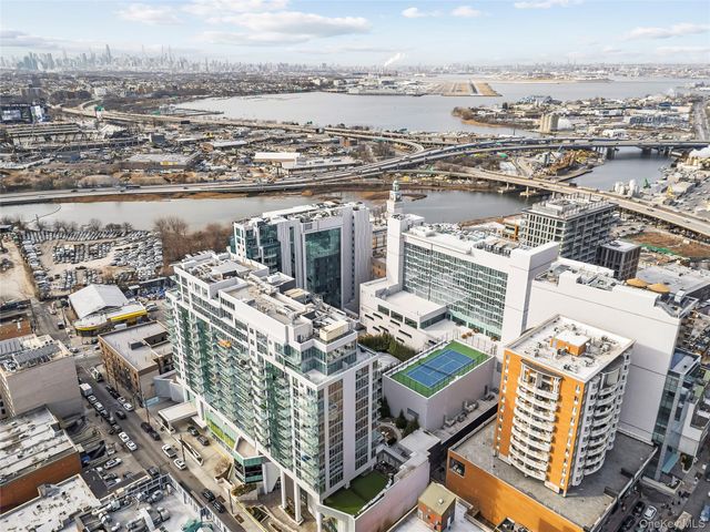 13327 39th Avenue 3H, Flushing, NY 11354