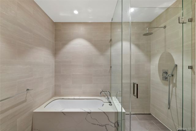 13327 39th Avenue 3H, Flushing, NY 11354