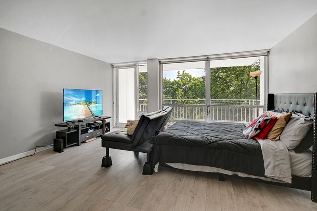 601 E 32nd Street 403, Chicago, IL 60616