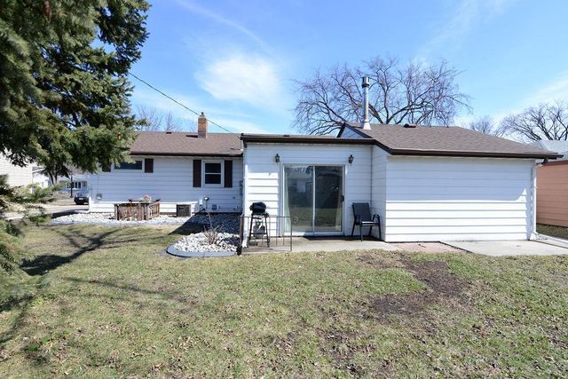 1914 9th Street N, Fargo, ND 58102