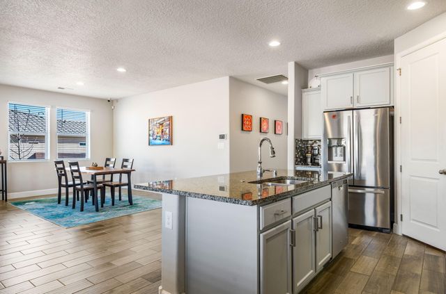 1914 Castle Peak Loop NE, Rio Rancho, NM 87144