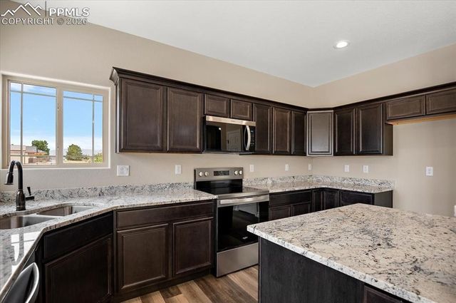 538 S Ferncliff Drive, Pueblo West, CO 81007