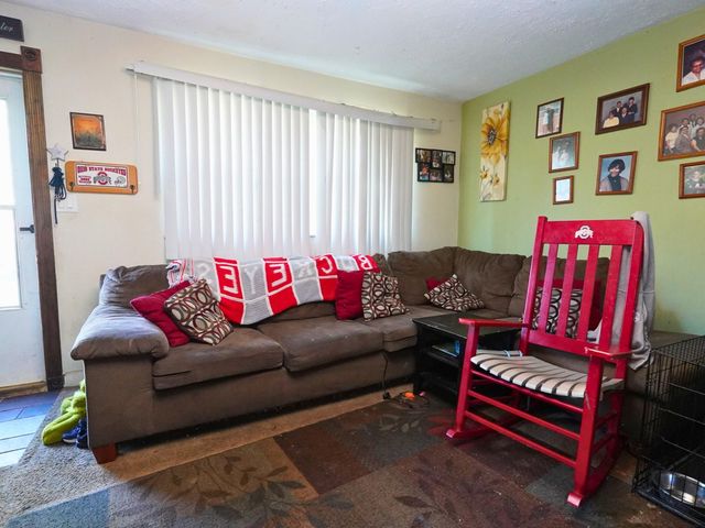 1565 Vilardo Lane, Columbus, OH 43227