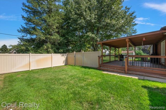 12821 10 Mile Road, South Lyon, MI 48178