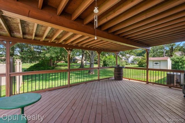 12821 10 Mile Road, South Lyon, MI 48178
