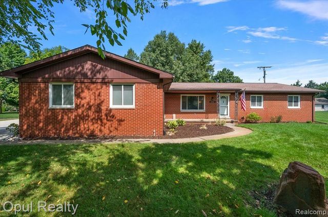 12821 10 Mile Road, South Lyon, MI 48178