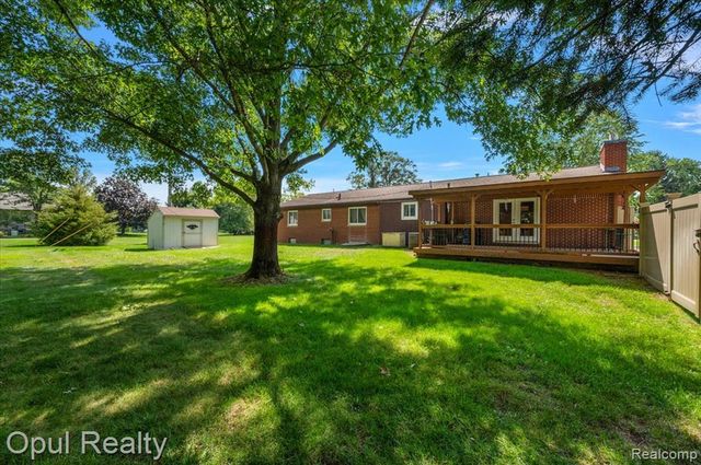 12821 10 Mile Road, South Lyon, MI 48178