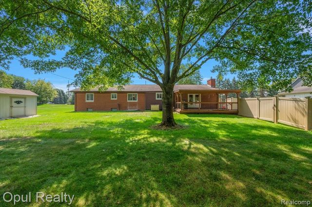 12821 10 Mile Road, South Lyon, MI 48178