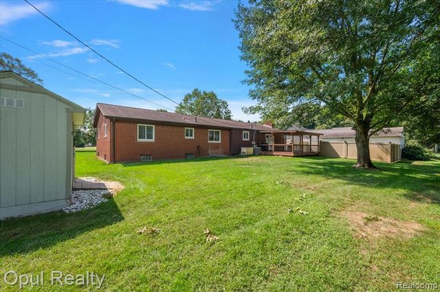 12821 10 Mile Road, South Lyon, MI 48178