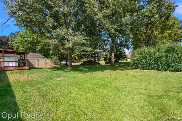 12821 10 Mile Road, South Lyon, MI 48178