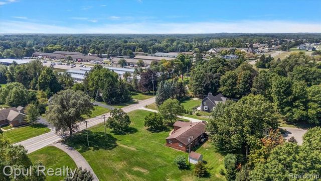 12821 10 Mile Road, South Lyon, MI 48178