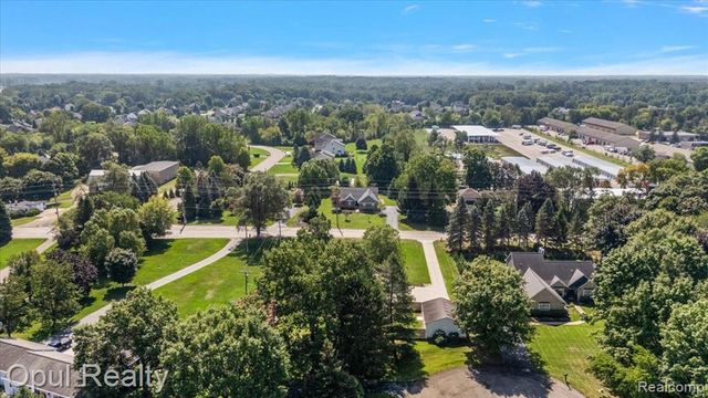 12821 10 Mile Road, South Lyon, MI 48178
