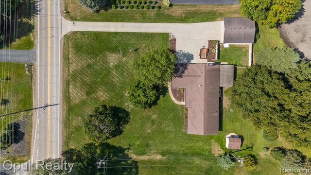 12821 10 Mile Road, South Lyon, MI 48178