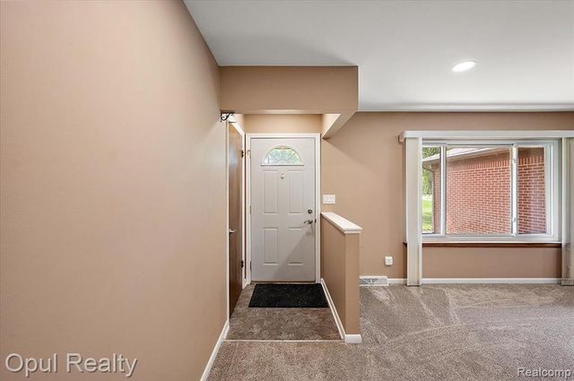 12821 10 Mile Road, South Lyon, MI 48178