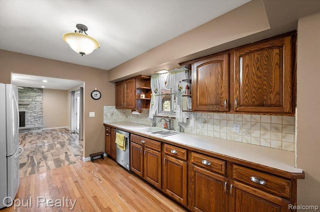 12821 10 Mile Road, South Lyon, MI 48178