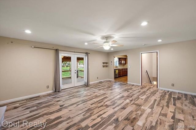 12821 10 Mile Road, South Lyon, MI 48178